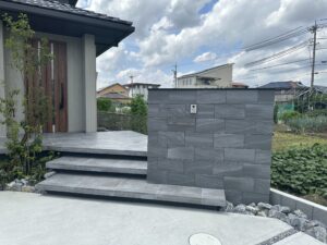 流行りの浮遊階段です！